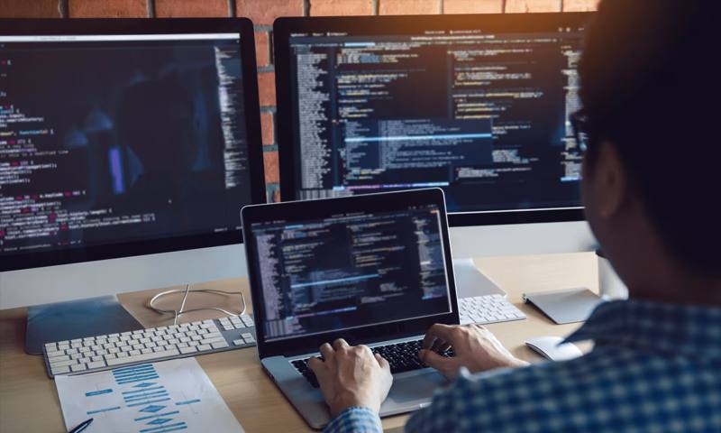 数据科学选型：R与Python如何赋能岑巩县网站建设？